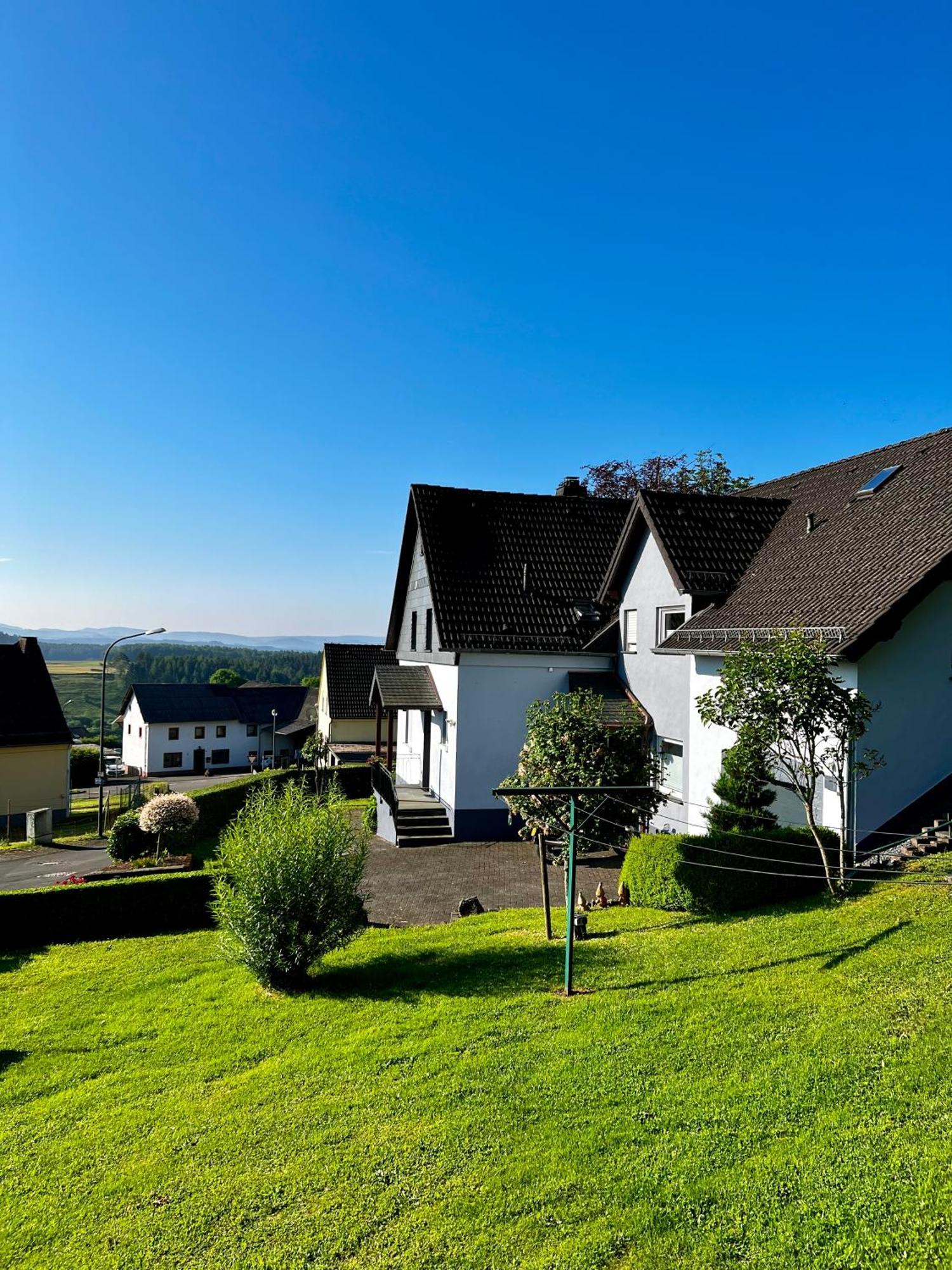 Deine-Eifel-Ferienwohnung Feusdorf Exterior photo