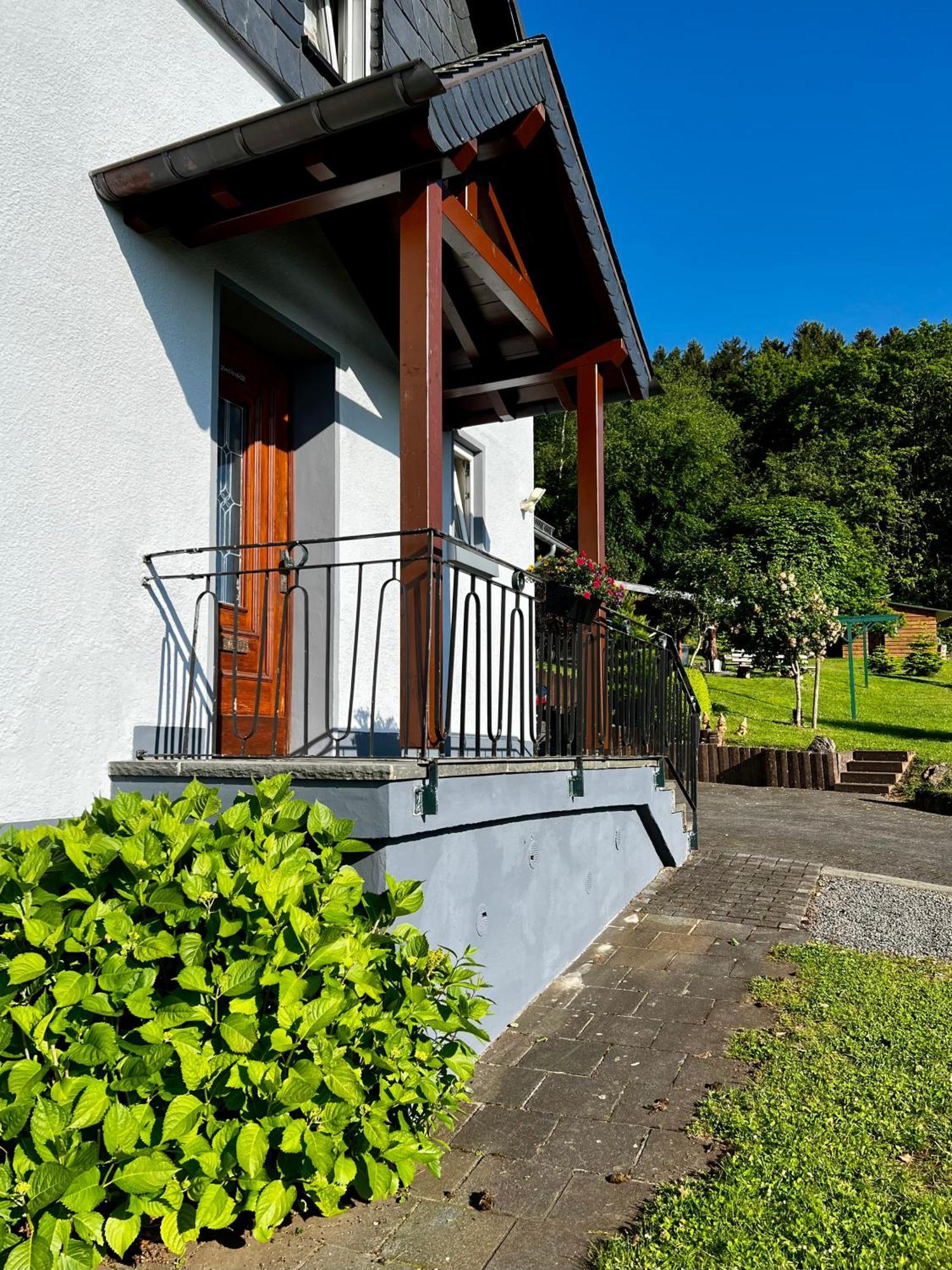 Deine-Eifel-Ferienwohnung Feusdorf Exterior photo