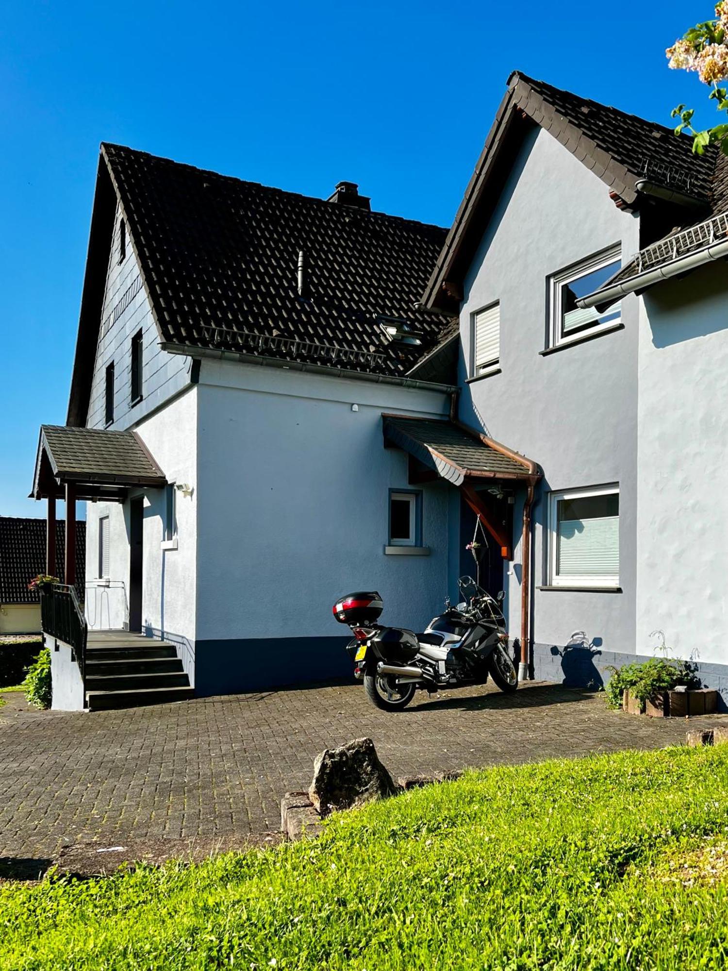 Deine-Eifel-Ferienwohnung Feusdorf Exterior photo